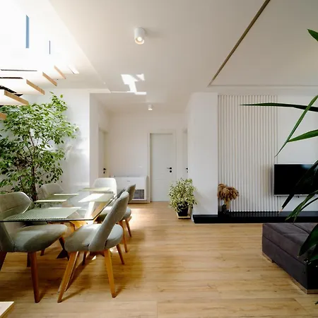 City View Penthouse With Private Veranda Apartmán *